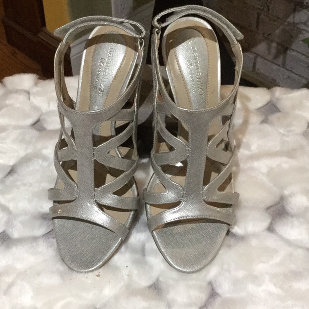 Naturalized N5 Comfort Heels - Picture 1 of 2